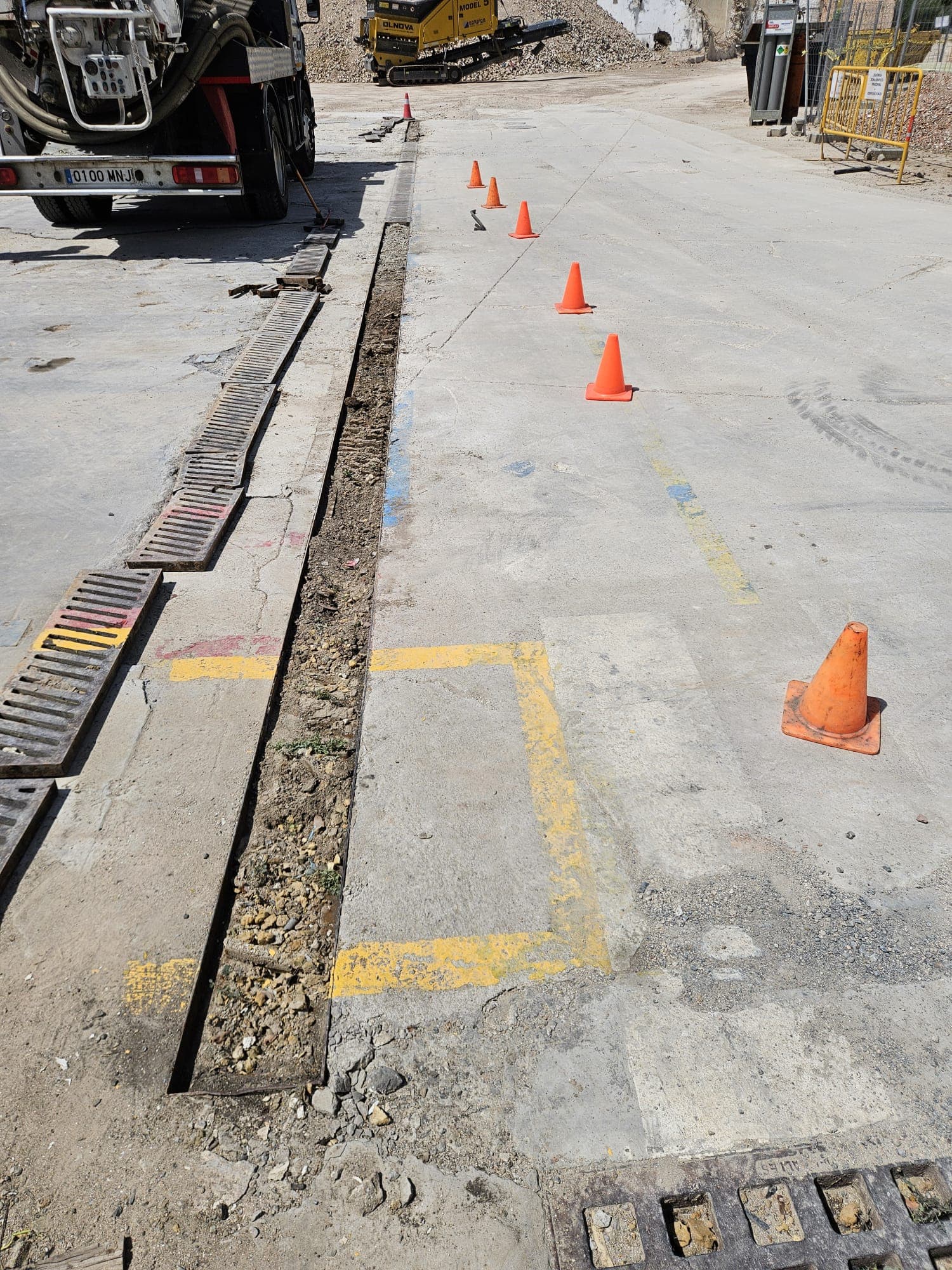 Canaleta de drenatge industrial — Abans
